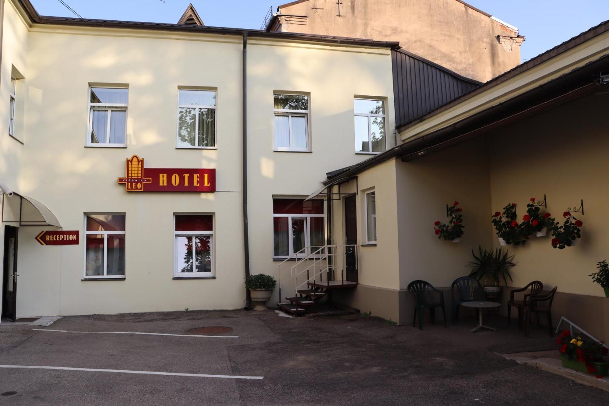 陶格夫匹尔斯 狮子座酒店 外观 照片